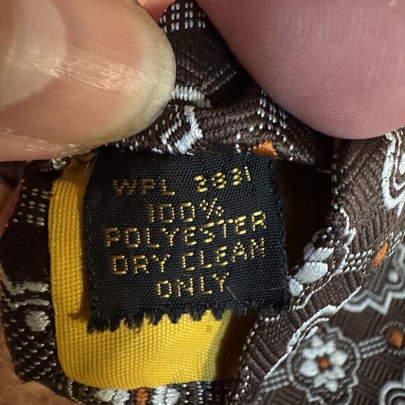 Vintage Johnny Carson Tie Brown Geometric Medallion Pattern Poly Men's Classic - Picture 4 of 5